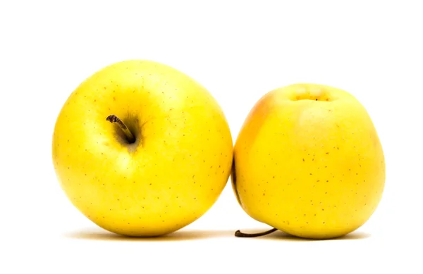 Gele appel op een witte achtergrond — Stockfoto