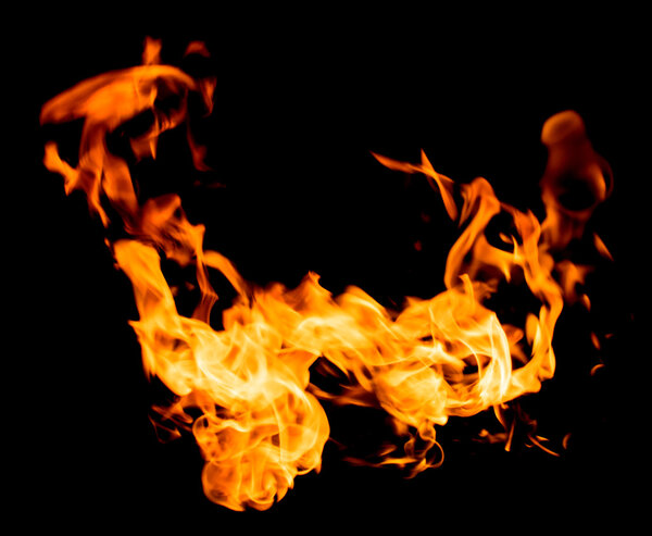 огонь пылает на черном
