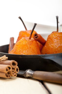 Haşlanmış armut lezzetli ev yapımı tarifi 