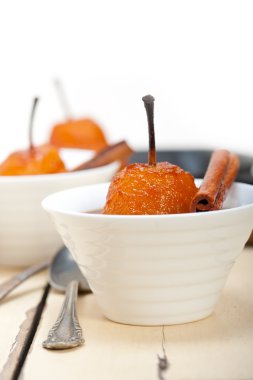 Haşlanmış armut lezzetli ev yapımı tarifi 