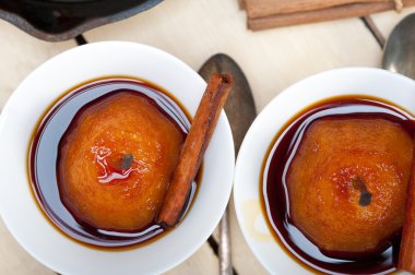 Haşlanmış armut lezzetli ev yapımı tarifi 