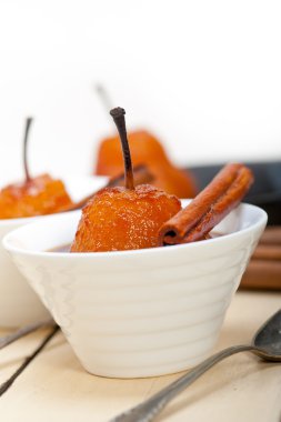 Haşlanmış armut lezzetli ev yapımı tarifi 