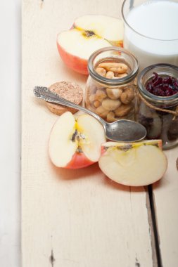 sağlıklı kahvaltı malzemeler