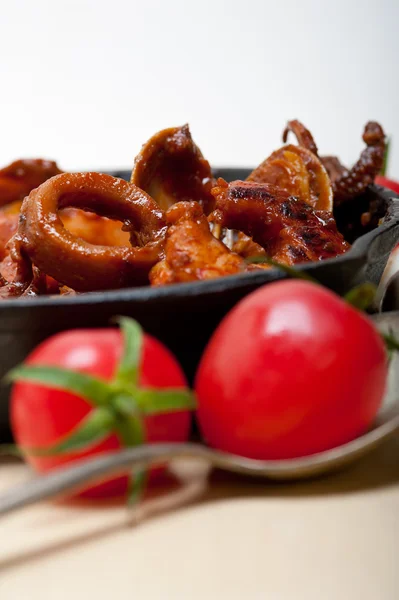 Fresh seafoos stew on an iron skillet — Stock Photo, Image