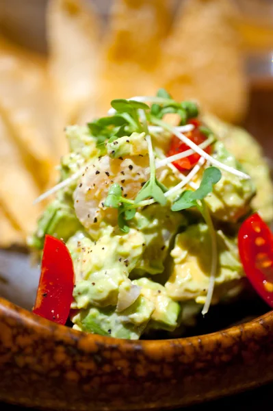 Avocado and shrimps salad — Stock Photo, Image