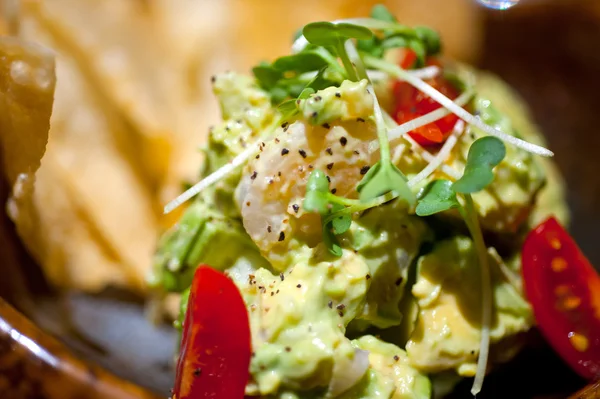 Avocado and shrimps salad — Stock Photo, Image