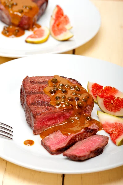 Filete de carne de pimiento verde mignon —  Fotos de Stock