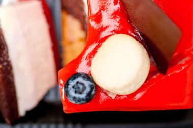 taze çilekli yoğurt köpük