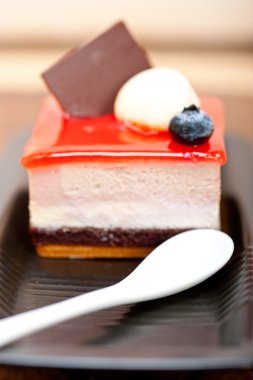 taze çilekli yoğurt köpük