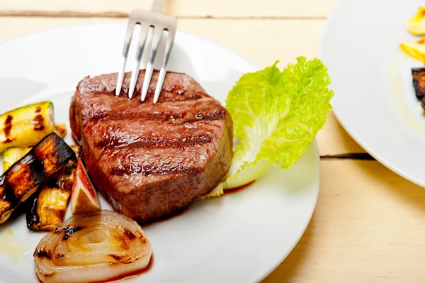 Filete de ternera a la parrilla mignon — Foto de Stock