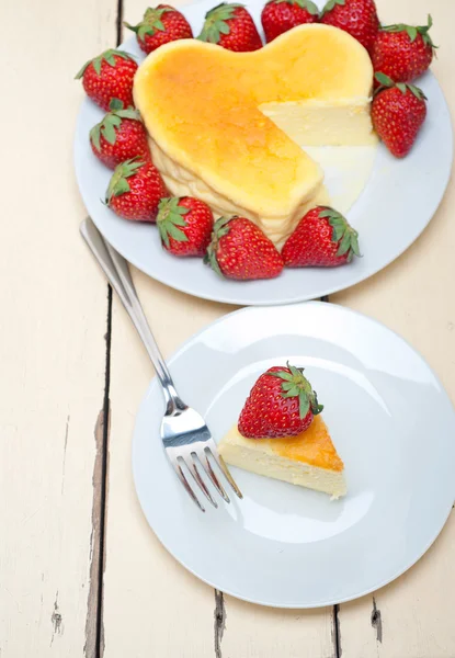 Heart cheesecake — Stock Photo, Image