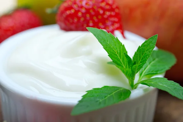 Fruits and yogurt — Stock Photo, Image