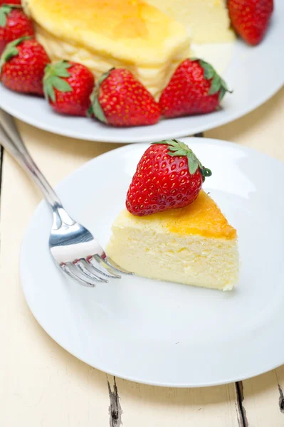 Heart cheesecake — Stock Photo, Image