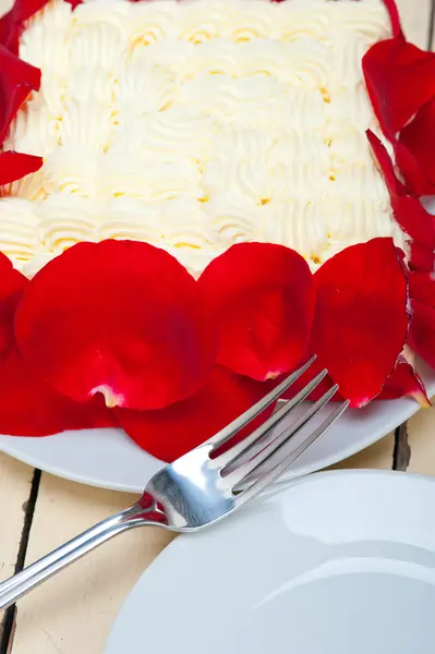 Whipped cream mango cake — Stock Photo, Image