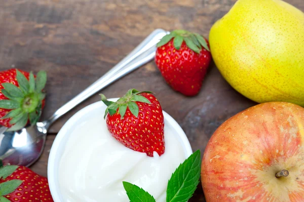 Frutta e yogurt — Foto Stock