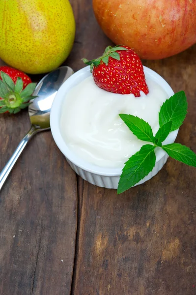 Frukt och yoghurt — Stockfoto