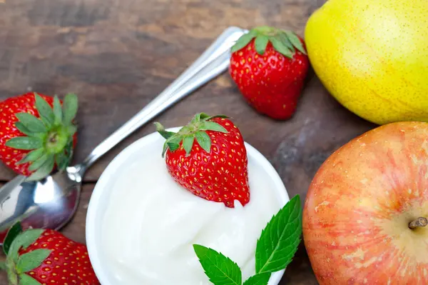 Frutta e yogurt — Foto Stock