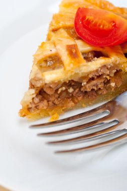 ev yapımı sığır eti pasta