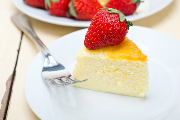 Heart cheesecake — Stock Photo, Image