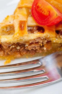 ev yapımı sığır eti pasta