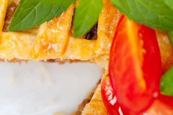 Home made beef pie — Stock Photo, Image