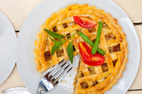 Home made beef pie — Stock Photo, Image