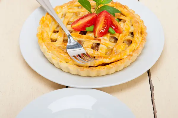 Pastel de carne hecho en casa —  Fotos de Stock