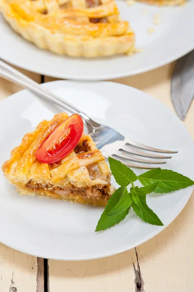 Pastel de carne hecho en casa —  Fotos de Stock