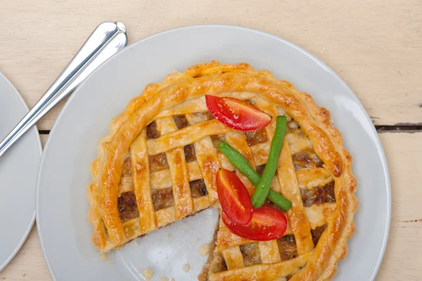 Home made beef pie — Stock Photo, Image