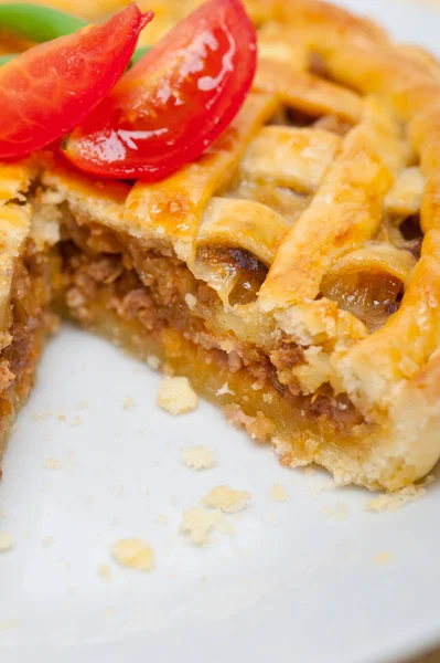 Home made beef pie — Stock Photo, Image