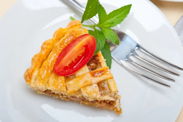 Pastel de carne hecho en casa —  Fotos de Stock