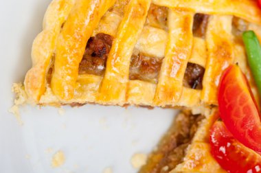 ev yapımı sığır eti pasta