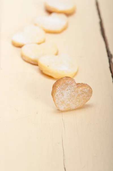 Galletas de San Valentín en forma de corazón shortbread —  Fotos de Stock