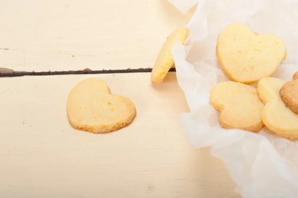 Hart-vormige zandkoek valentine cookies — Stockfoto