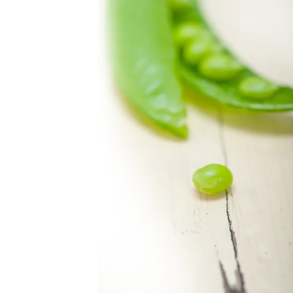 Herzhafte frische grüne Erbsen — Stockfoto