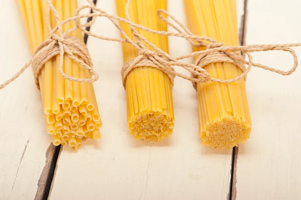 Massa italiensk pasta typ — Stockfoto