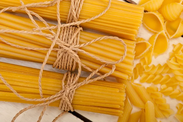 Massa italiensk pasta typ — Stockfoto