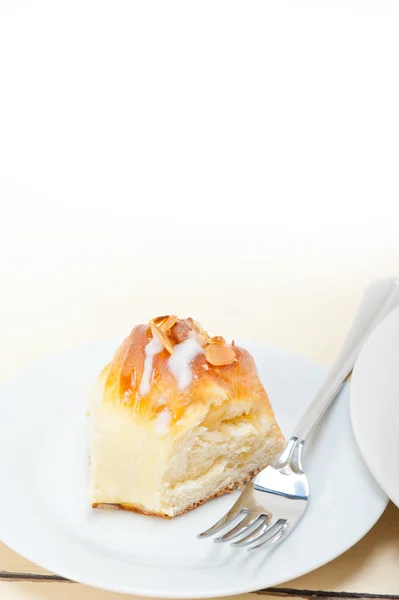 달콤한 빵 도넛 케이크 — 스톡 사진
