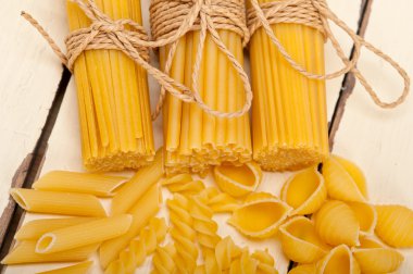 İtalyan makarna türü demet