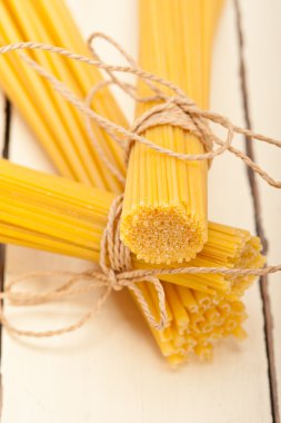 İtalyan makarna türü demet