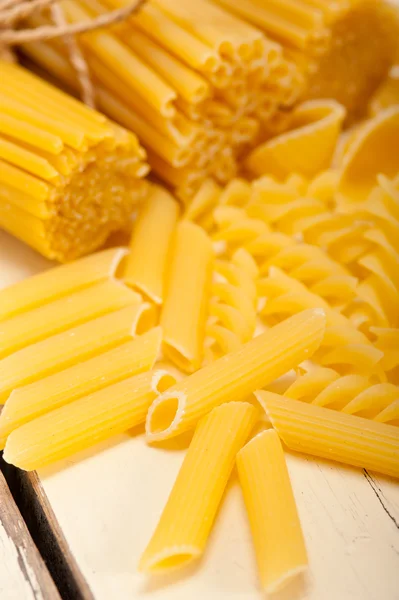 Massa italiensk pasta typ — Stockfoto