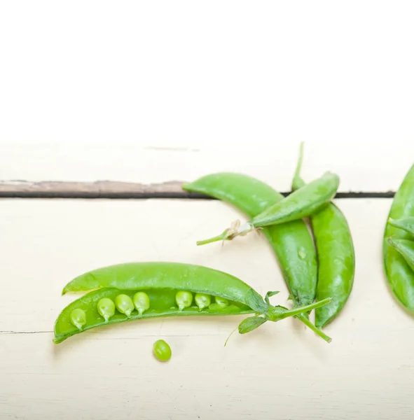 Herzhafte frische grüne Erbsen — Stockfoto