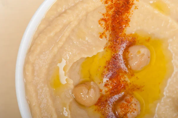 Hummus cu menta pe partea de sus — Fotografie, imagine de stoc