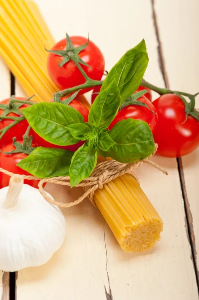 Ingredientes básicos de massa italianos — Fotografia de Stock