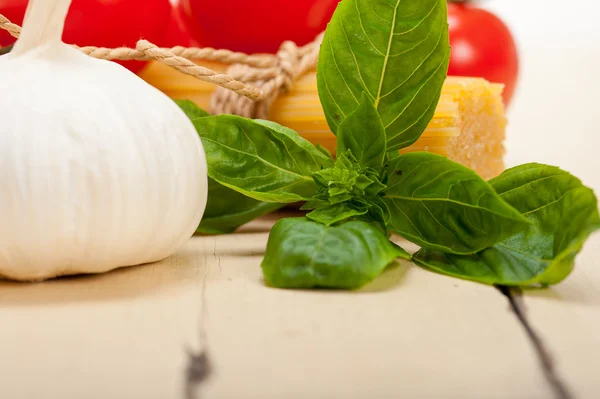 Ingredientes básicos de massa italianos — Fotografia de Stock