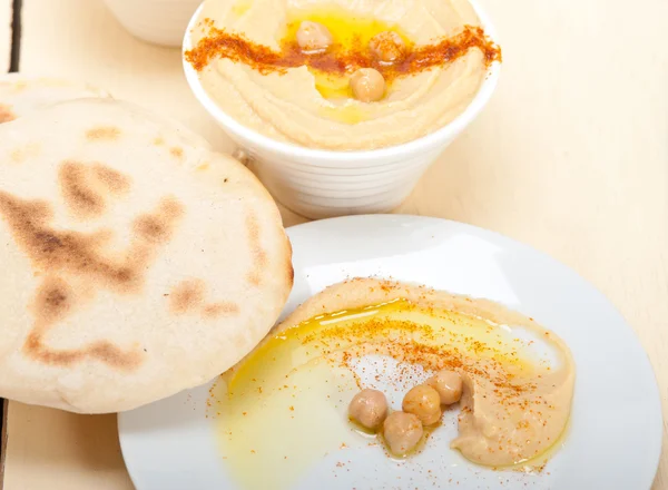 Hummus con pane pita — Foto Stock