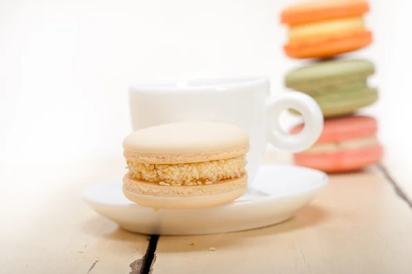 Colorful macaroons with espresso coffee — Stock Photo, Image