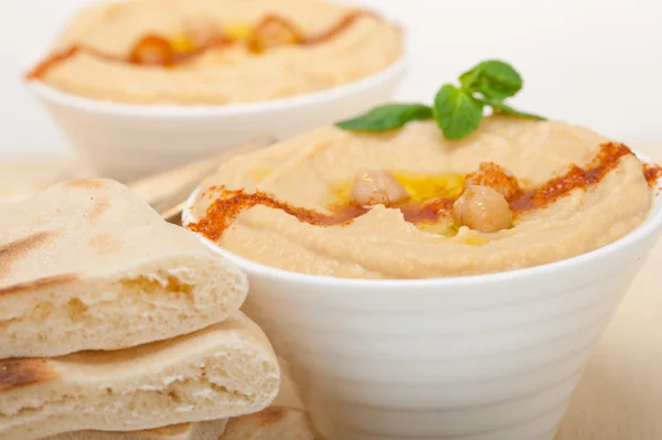 Hummus con pane pita — Foto Stock