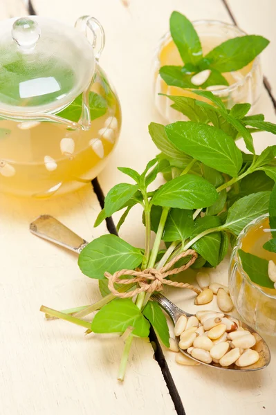 Arab traditional mint and pine nuts tea — Stock Photo, Image