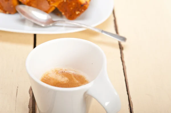 Plum cake and espresso coffee — Stock Photo, Image